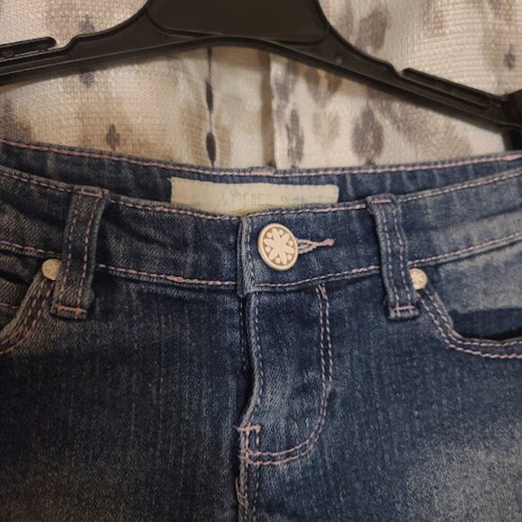 Free Planet Girls Shorts - Picture 3 of 5